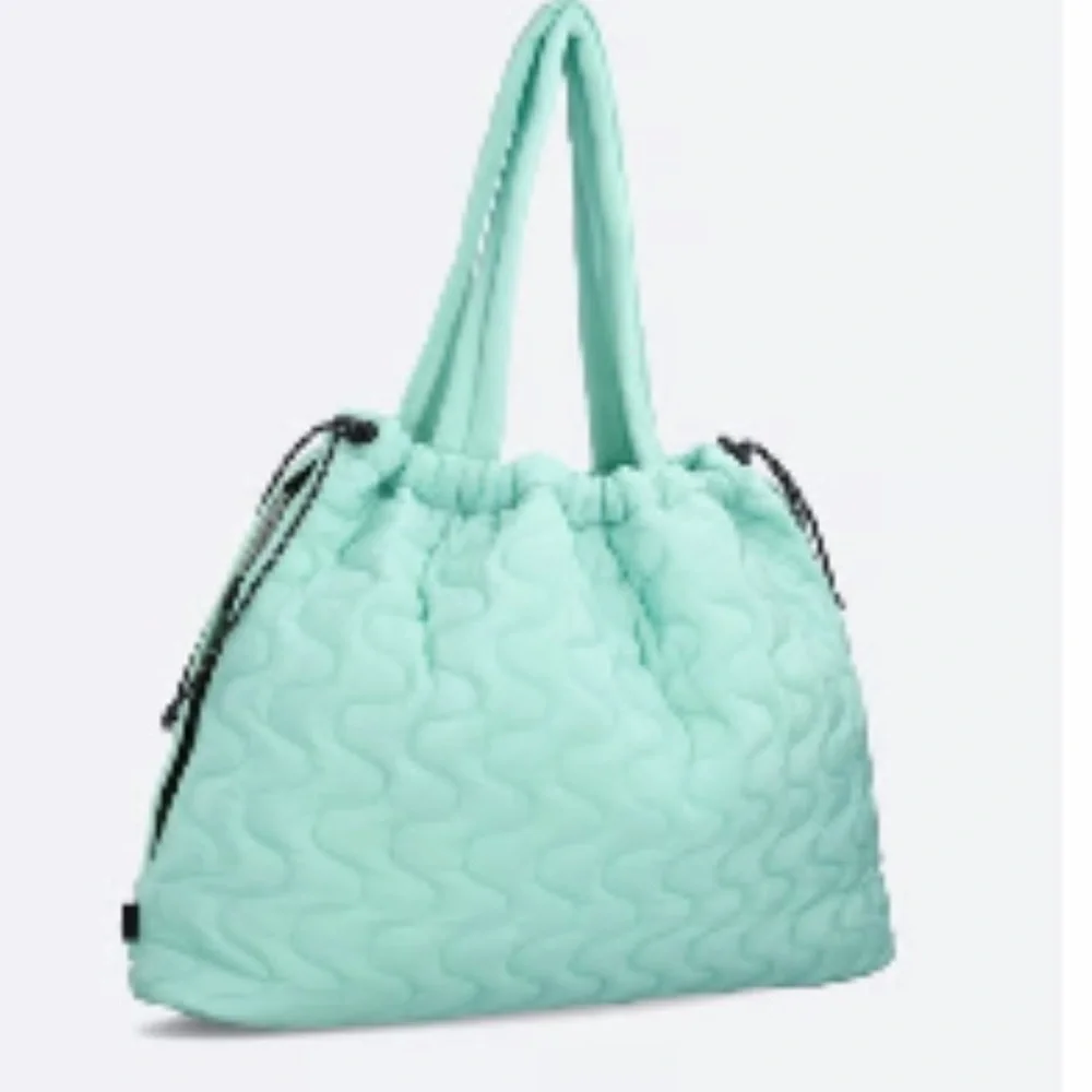 Free People cloud 9 Tote NWT - Picture 3 of 8